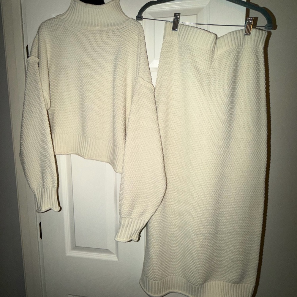 Double Zero Cream Knit Skirt Set